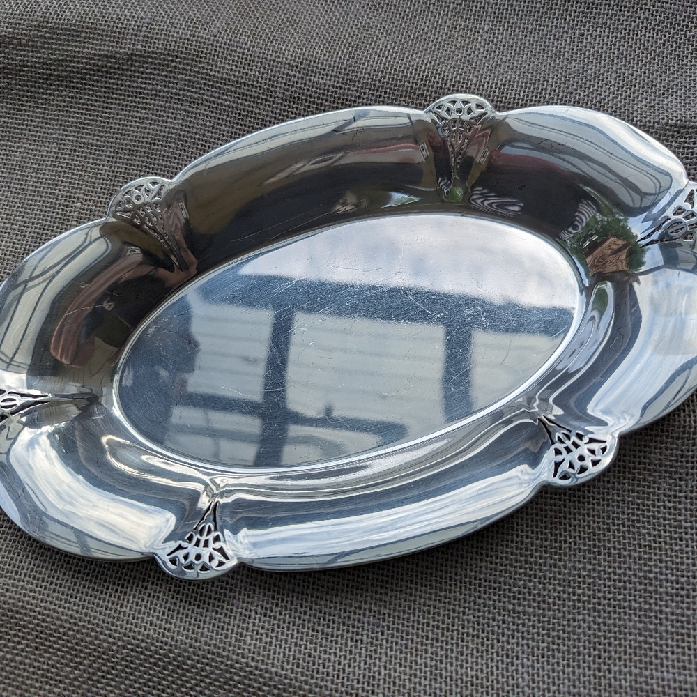 Wm Rogers #419 Oval Silver Plate Tray with Cut Out Lattice Design